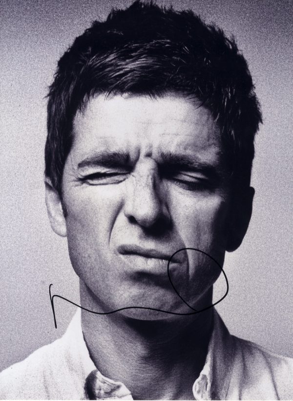 noel gallagher signed photo 12x16 beckett