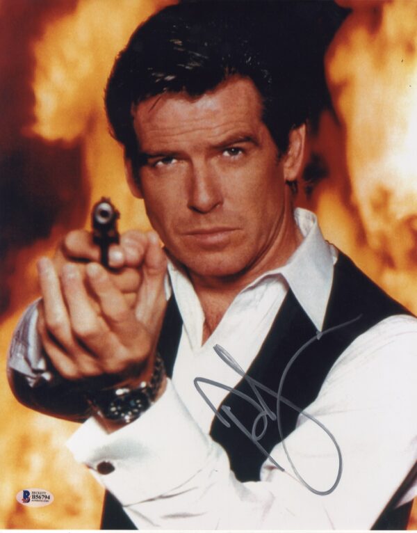 Pierce Brosnan signed james bond 11x14 photo, beckett authenticated.shanks autographs