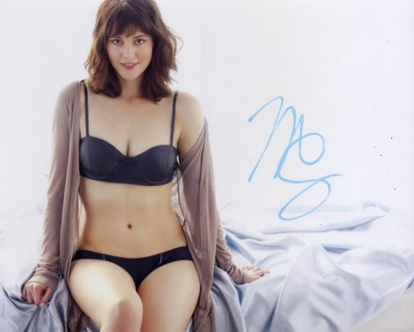 Mary Elizabeth winstead signed photo