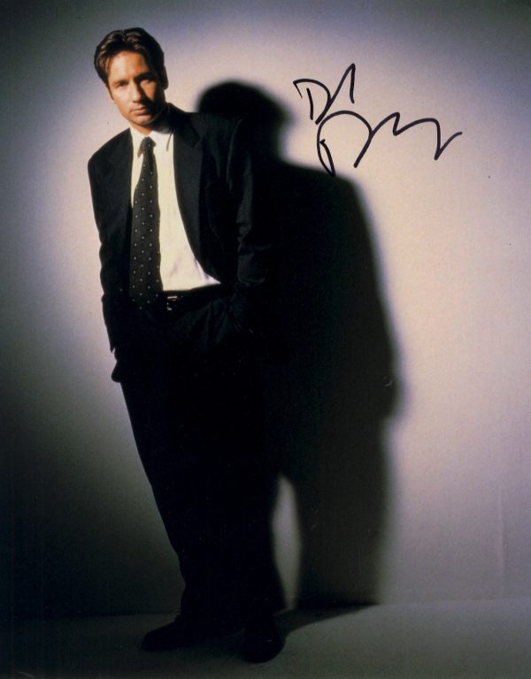 David Duchovny signed the x-files 11x14 photograph.