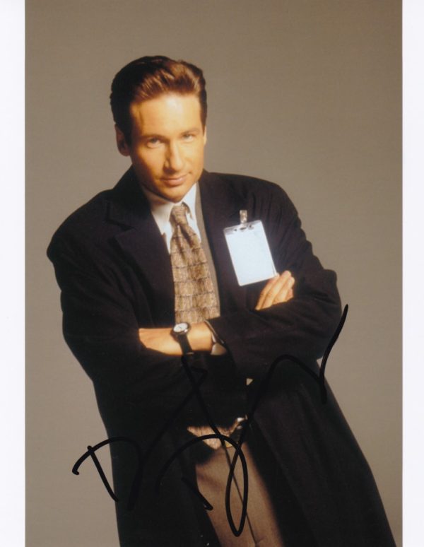 David Duchovny signed the x-files 8x10 photograph.