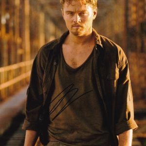 Leonardo Dicaprio signed 8x10 photograph.shanks autographs