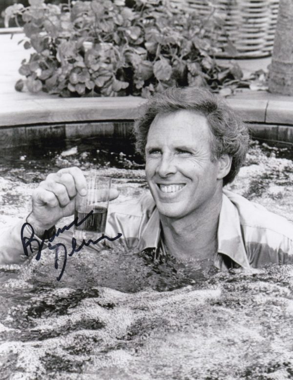 Bruce Dern signed 8x10 Photograph.