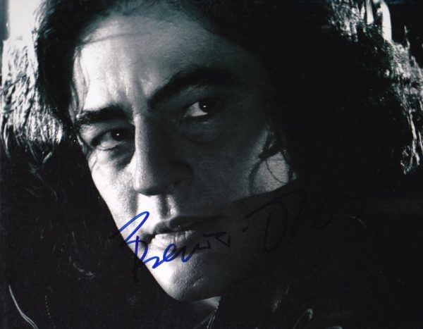 SIN CITY benicio Del Toro signed 8x10 photo.shanks autographs