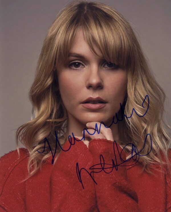 Hannah Arterton signed 8x10 photograph.shanks autographs