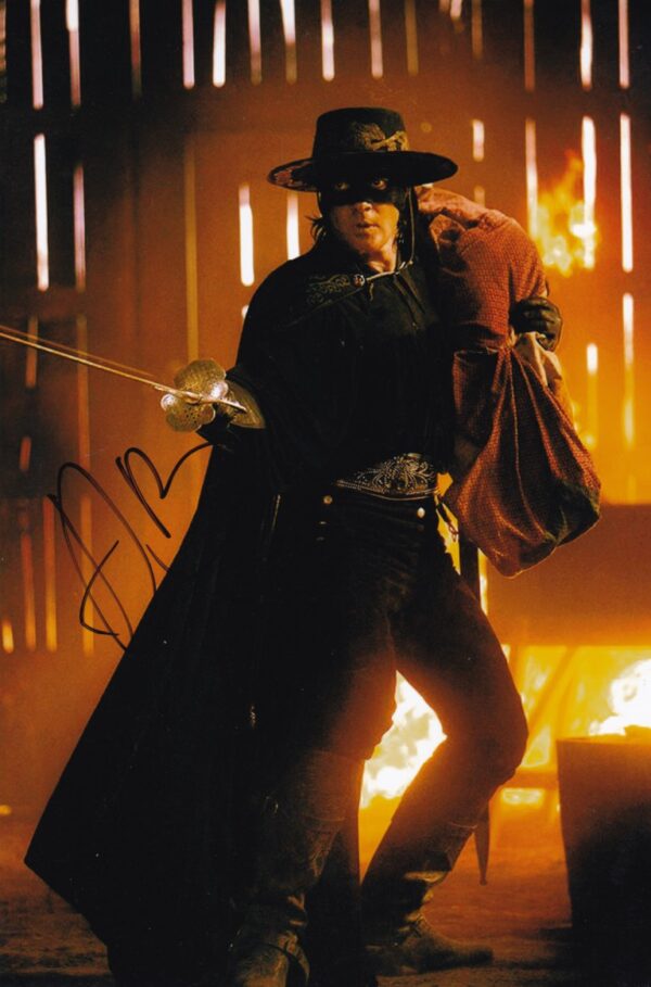 antonio Banderas 8x10 signed photo.shanks autographs