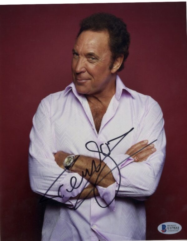 music_Tom Jones signed photo.shanks autographs