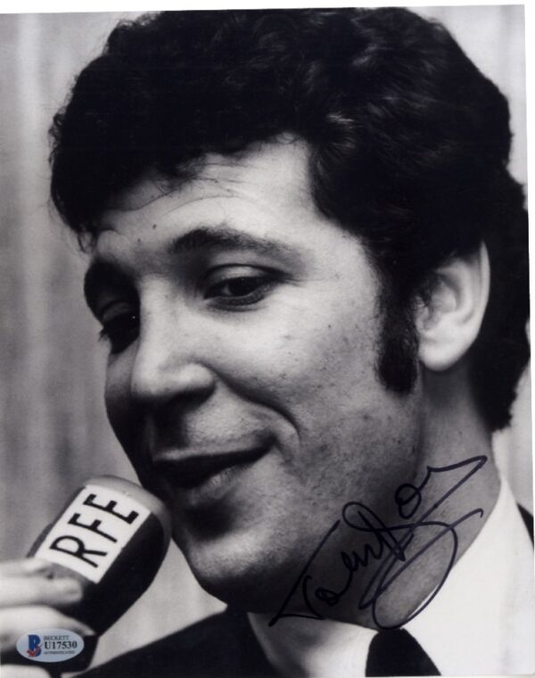 music_Tom Jones signed photo.shanks autographs