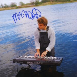 MAC DEMARCO SIGNED PHOTO. SHANKS AUTOGRAPHS. MUSIC