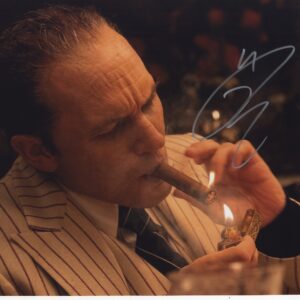 capone signed tom hardy photo.shanks autographs