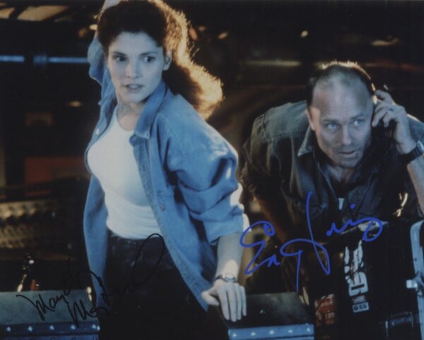 The Abyss mary elizabeth mastrantonio, Ed Harris signed photo.shanks autographs