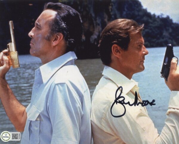 ROGER MOORE SIGNED JAMES BOND 007 AFTAL AUTHENTICATION.