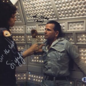 Sigourney weaver & Ian Holm signed photo.shanks autographs
