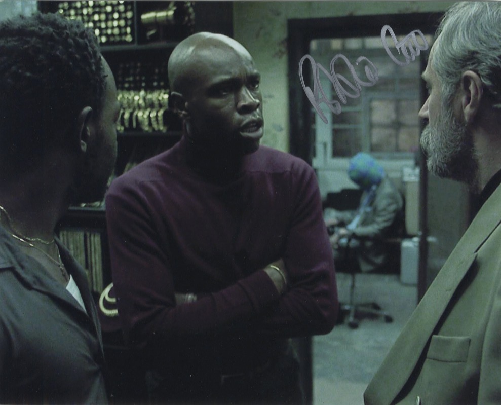 robbie Gee - snatch signed photo. shanks autographs