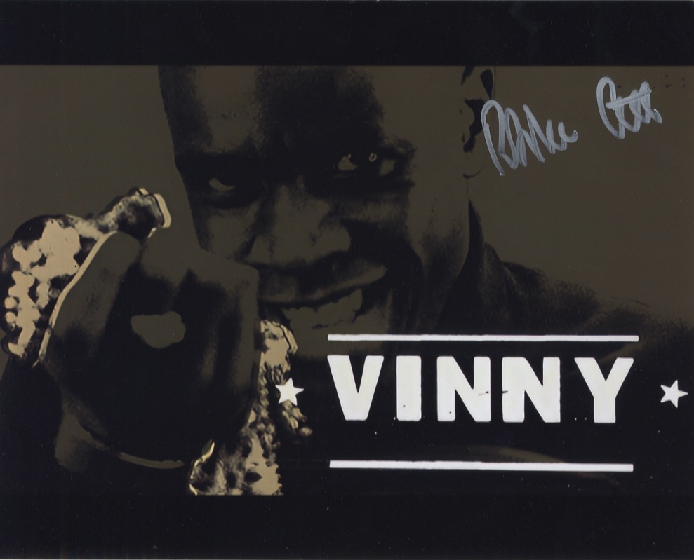 robbie Gee - snatch signed photo. shanks autographs